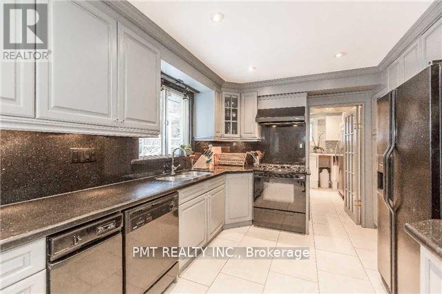 754 Dack Boulevard, Mississauga, ON - Indoor Photo Showing Kitchen