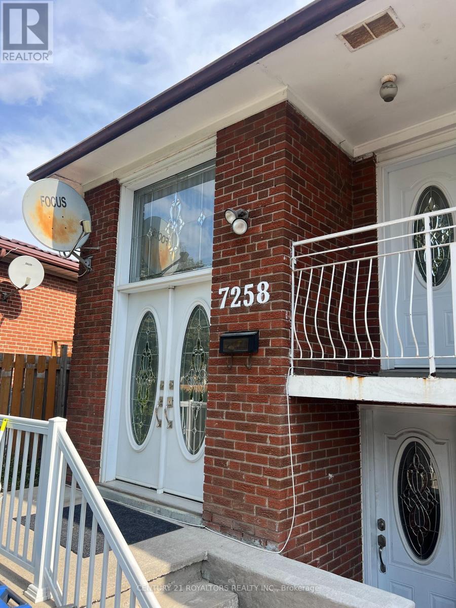 7242 Sills Road, Mississauga, ON - Outdoor