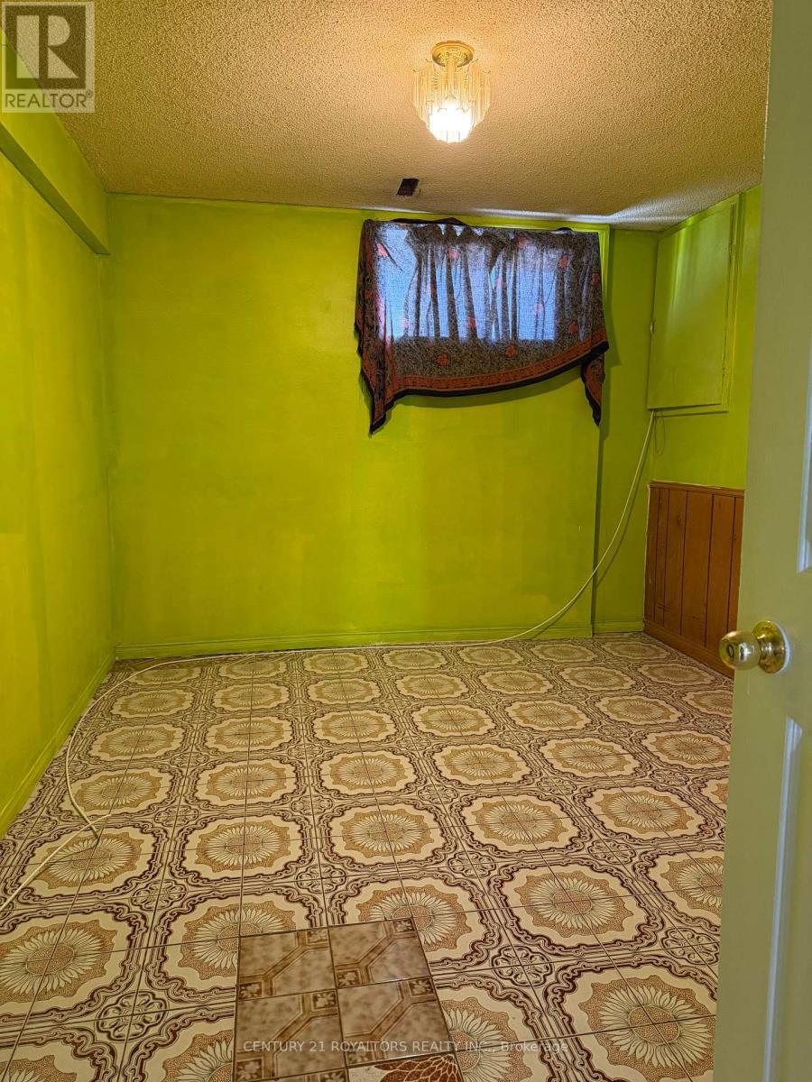 7242 Sills Road, Mississauga, ON - Indoor Photo Showing Other Room