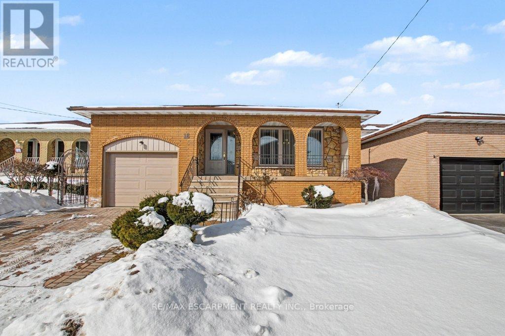 18 Ridley Drive, Hamilton, ON - Outdoor