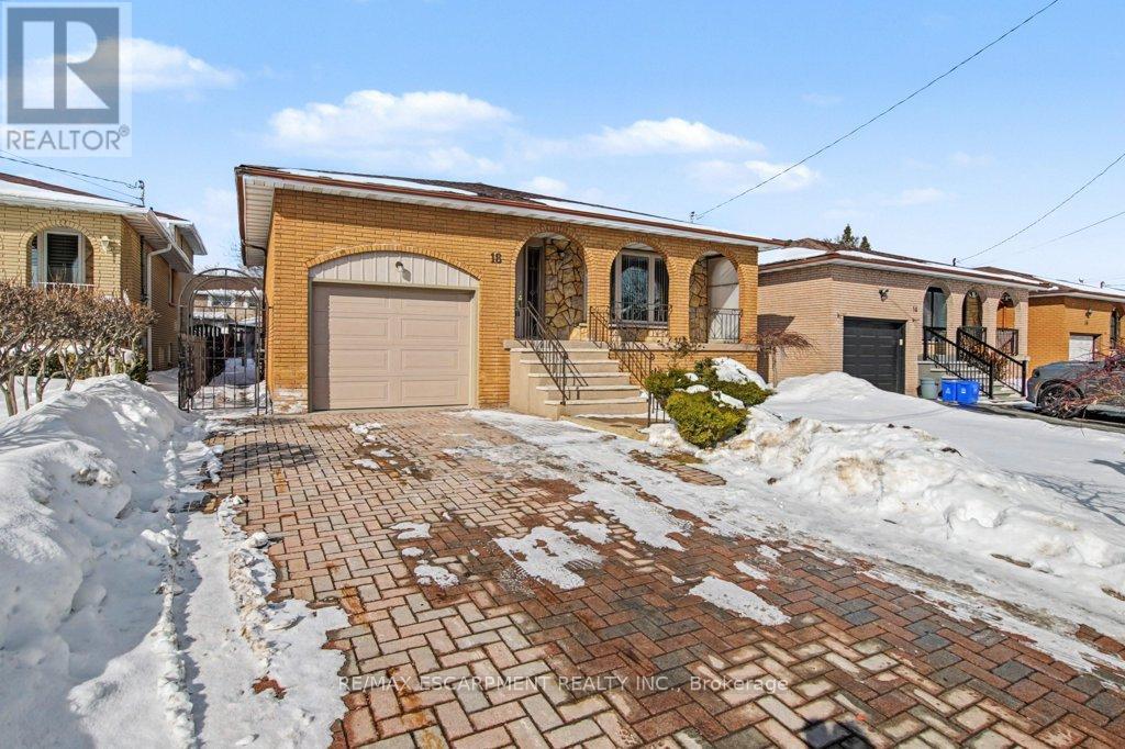 18 Ridley Drive, Hamilton, ON - Outdoor