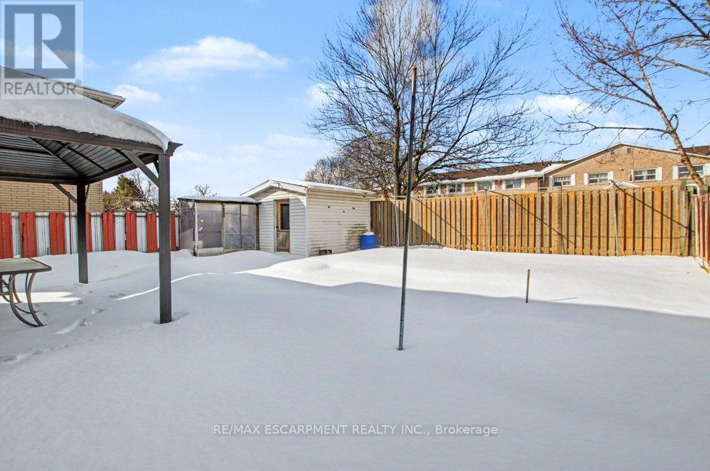 18 Ridley Drive, Hamilton, ON - Outdoor