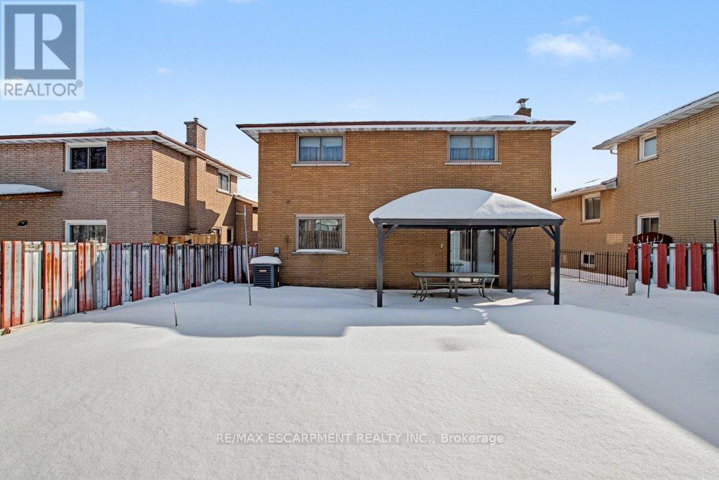 18 Ridley Drive, Hamilton, ON - Outdoor With Exterior