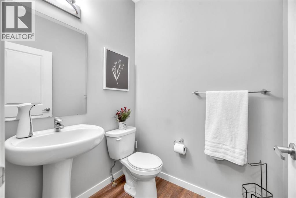 63 Walgrove Way Se, Calgary, AB - Indoor Photo Showing Bathroom