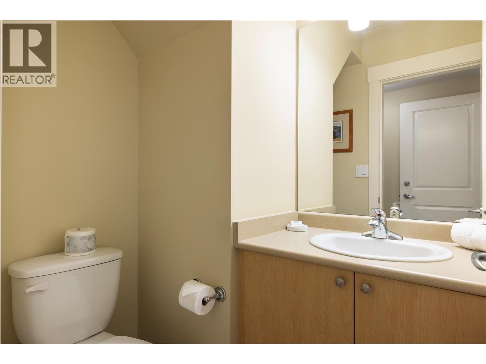 Additional 2 piece bath. - 4205 Gellatly Road Unit# 416, West Kelowna, BC - Indoor Photo Showing Bathroom