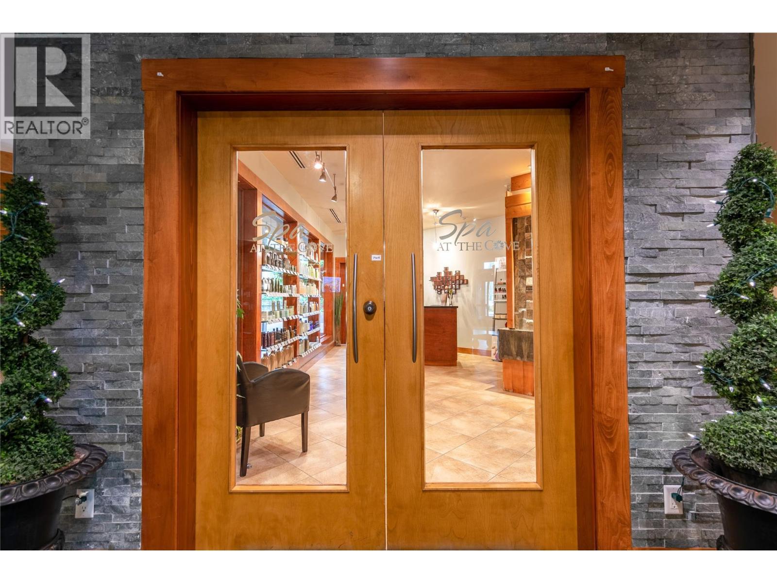 Spa at the COVE - 4205 Gellatly Road Unit# 416, West Kelowna, BC - Indoor Photo Showing Other Room