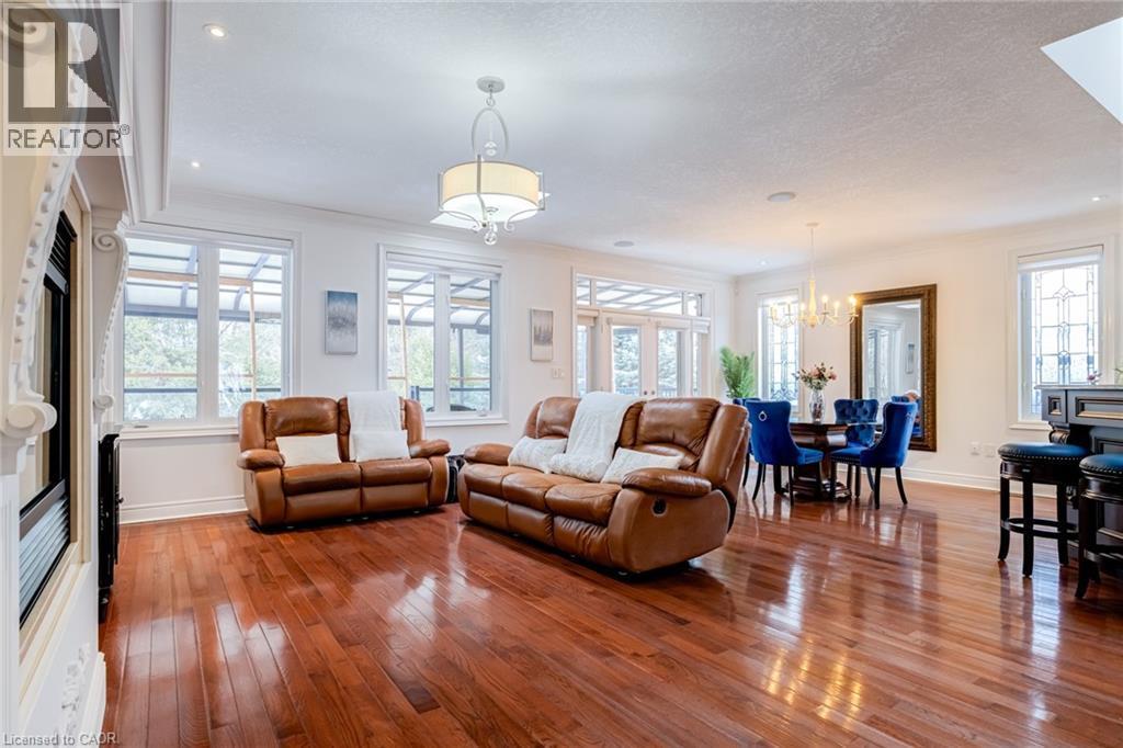 17 Mcnutt Street, Brampton, ON - Indoor Photo Showing Living Room