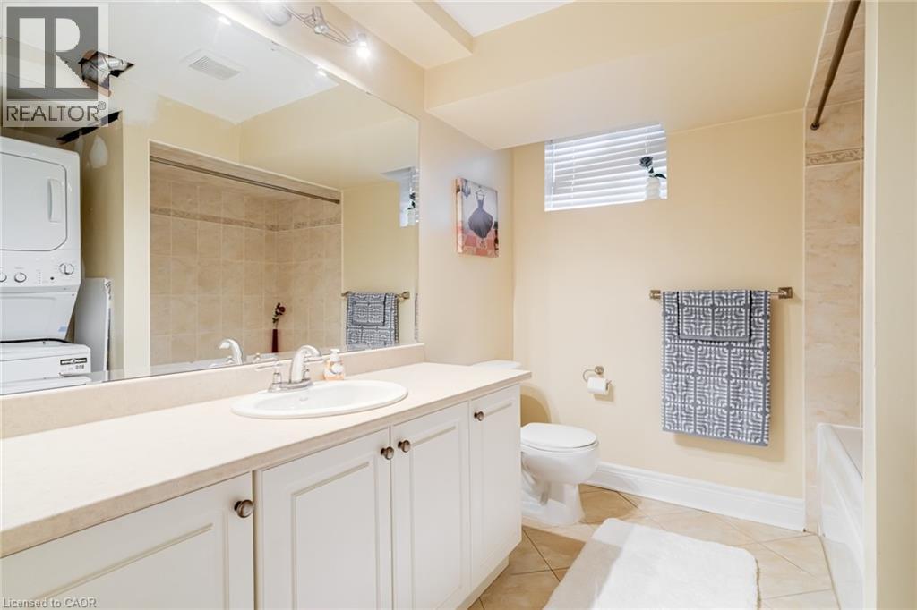 17 Mcnutt Street, Brampton, ON - Indoor Photo Showing Bathroom
