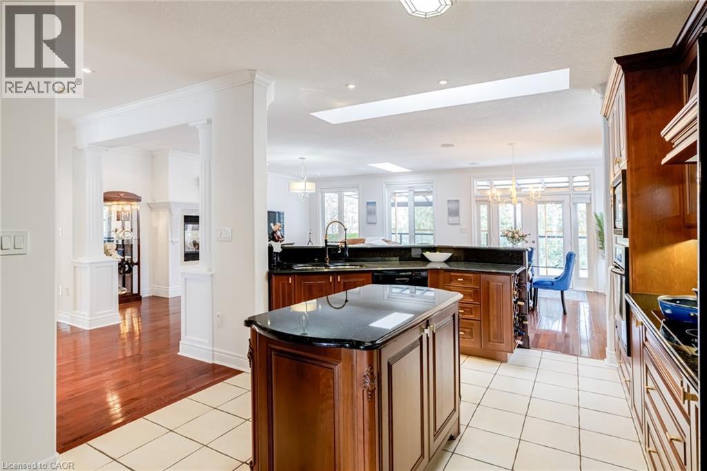 17 Mcnutt Street, Brampton, ON - Indoor Photo Showing Kitchen
