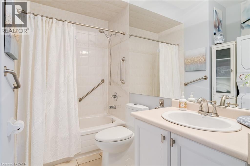 17 Mcnutt Street, Brampton, ON - Indoor Photo Showing Bathroom