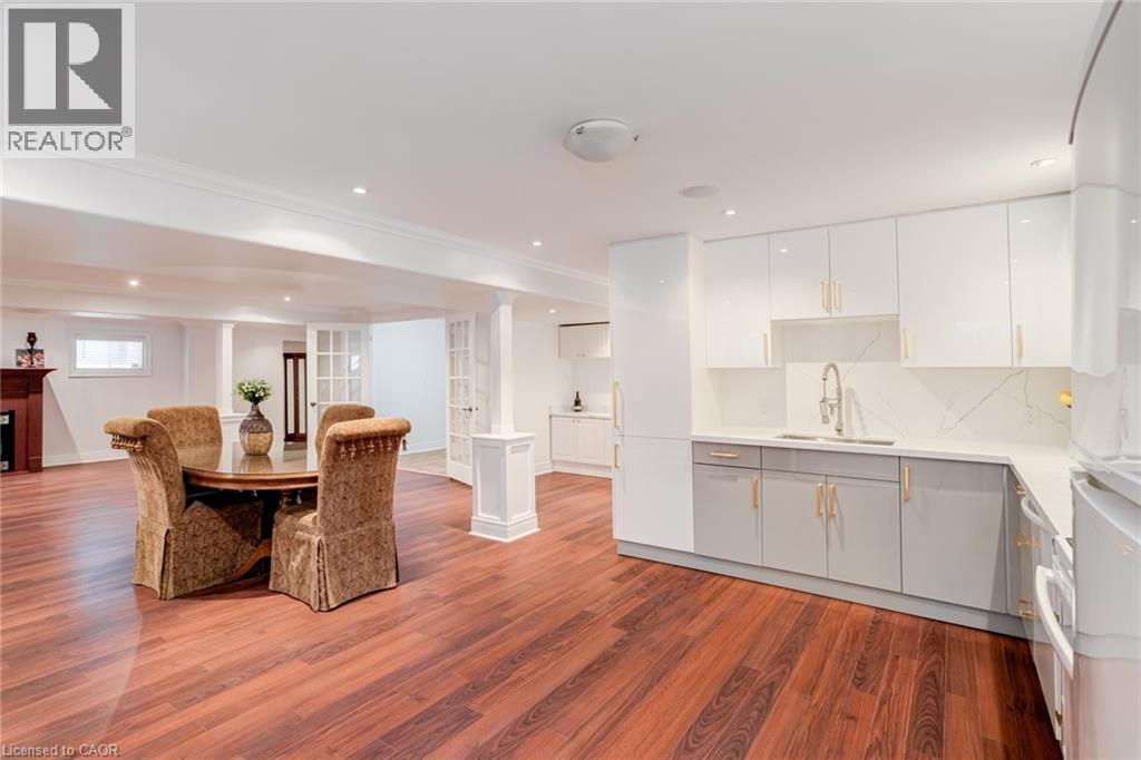 17 Mcnutt Street, Brampton, ON - Indoor Photo Showing Kitchen