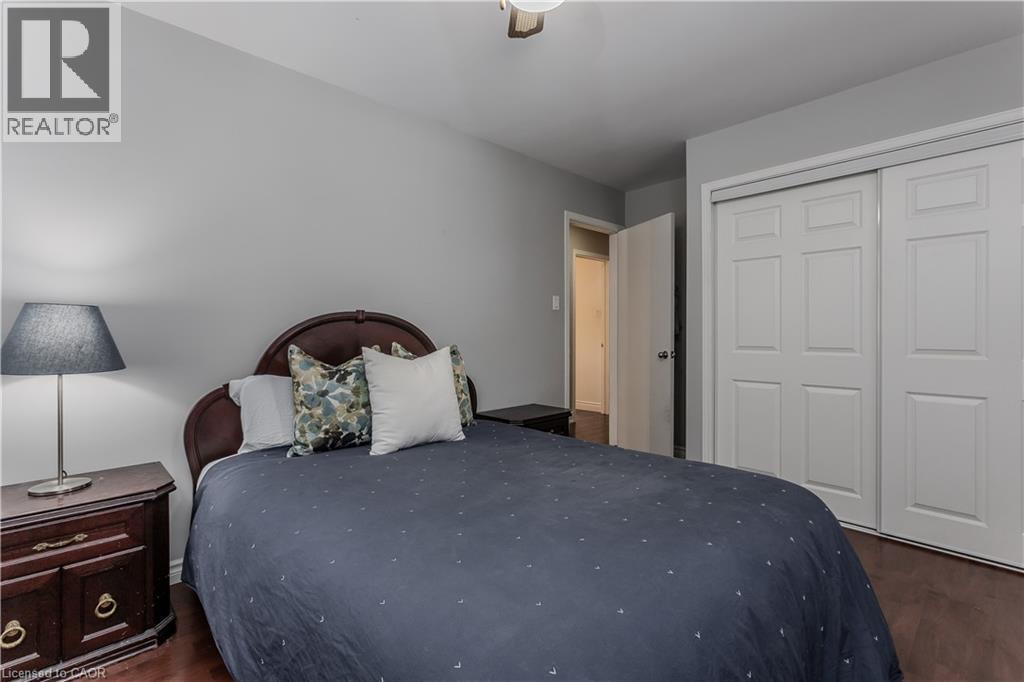 15 Ireson Road, Burlington, ON - Indoor Photo Showing Bedroom