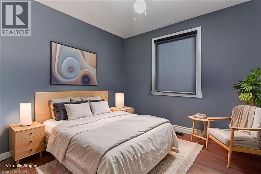 15 Ireson Road, Burlington, ON - Indoor Photo Showing Bedroom