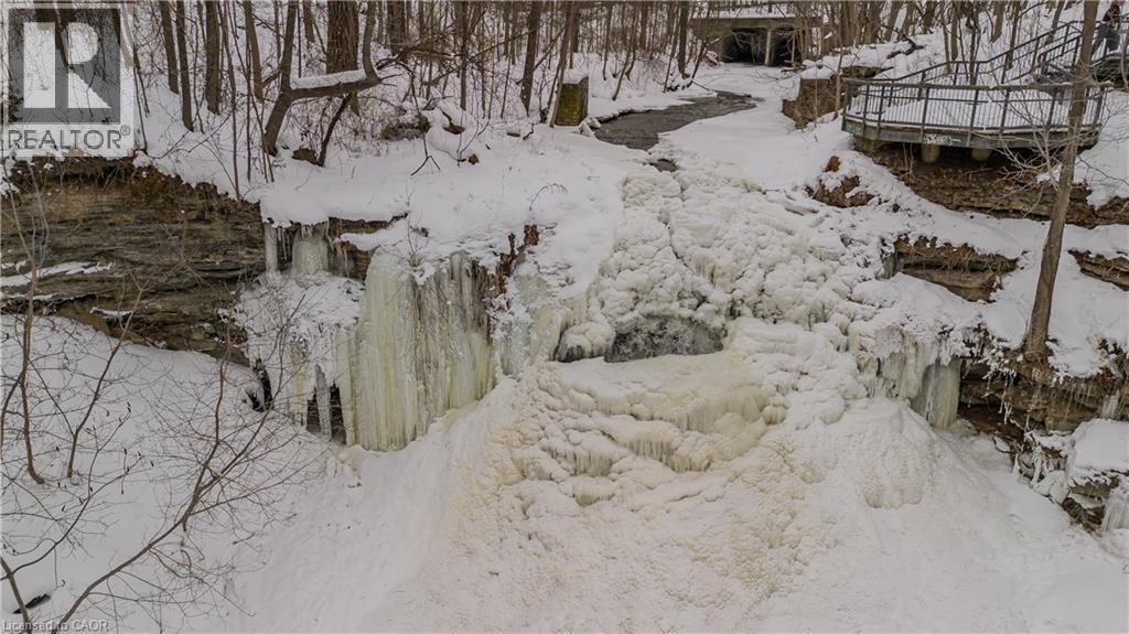 15 Ireson Road, Burlington, ON - Outdoor