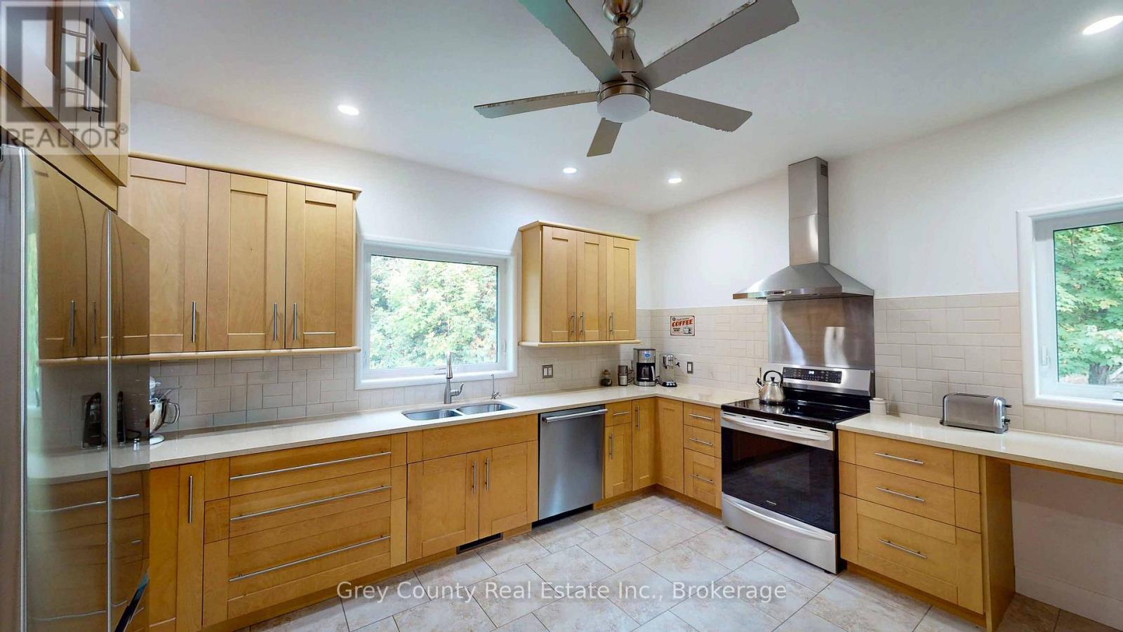 600417 Sideroad 50, Chatsworth, ON - Indoor Photo Showing Kitchen With Double Sink