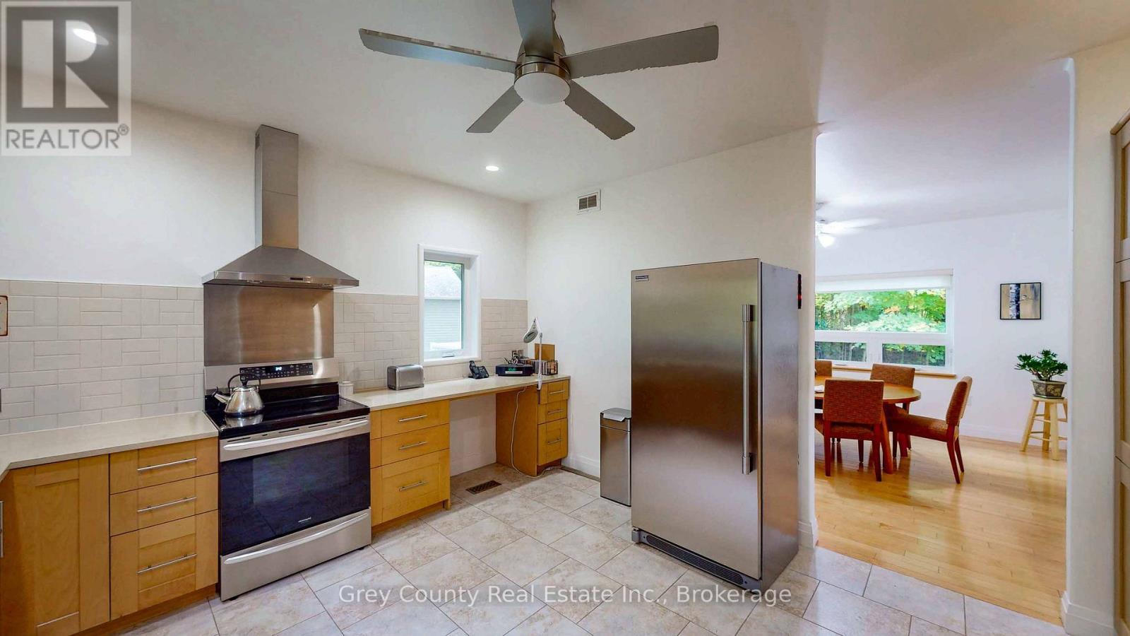 600417 Sideroad 50, Chatsworth, ON - Indoor Photo Showing Kitchen
