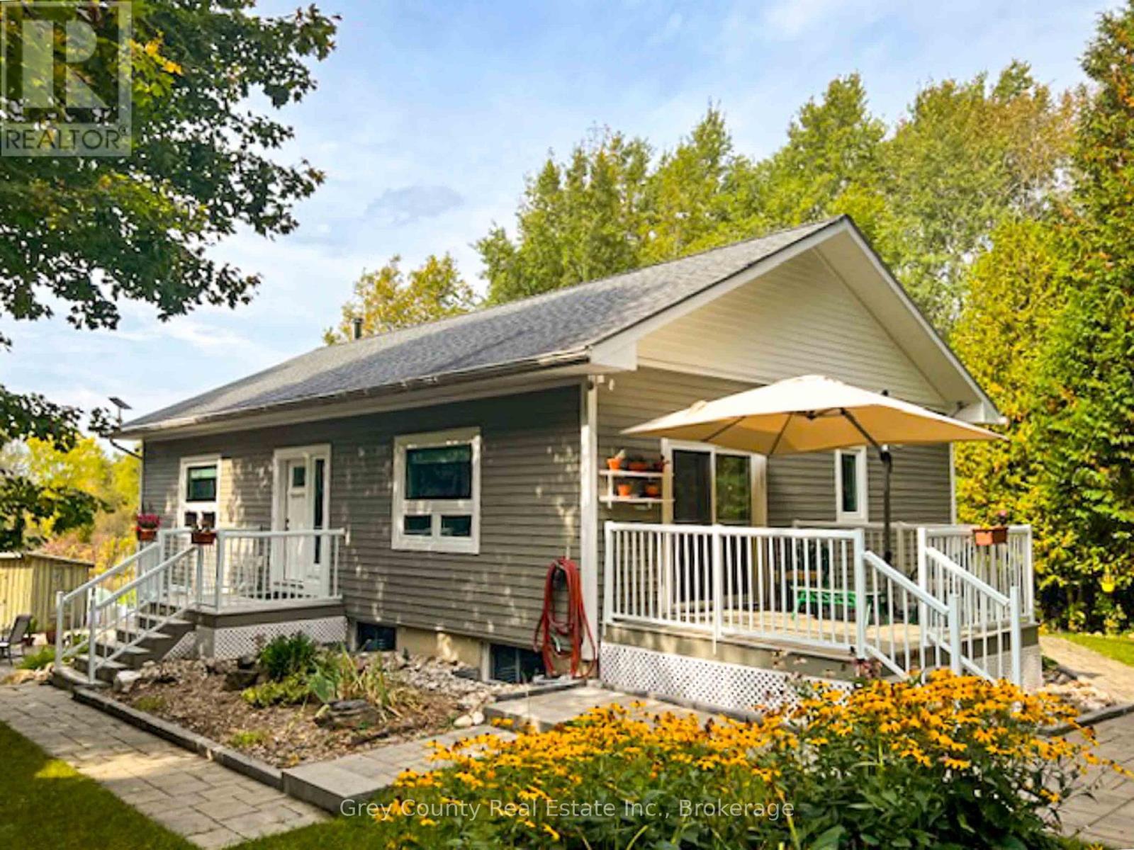 600417 Sideroad 50, Chatsworth, ON - Outdoor With Deck Patio Veranda