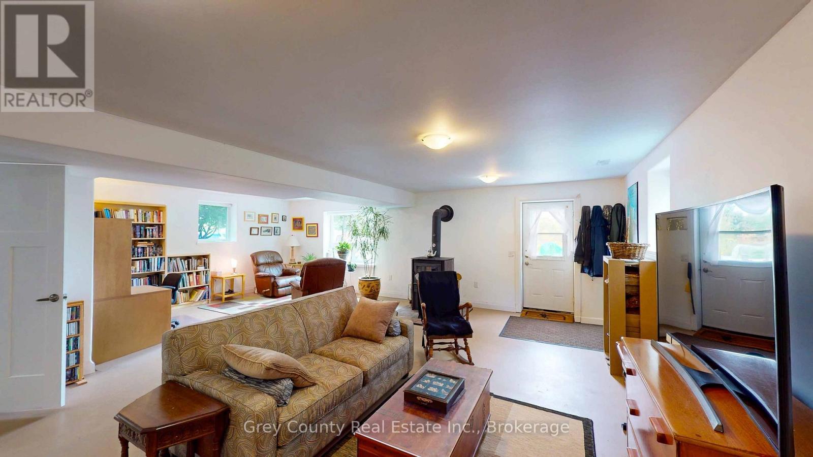 600417 Sideroad 50, Chatsworth, ON - Indoor Photo Showing Other Room