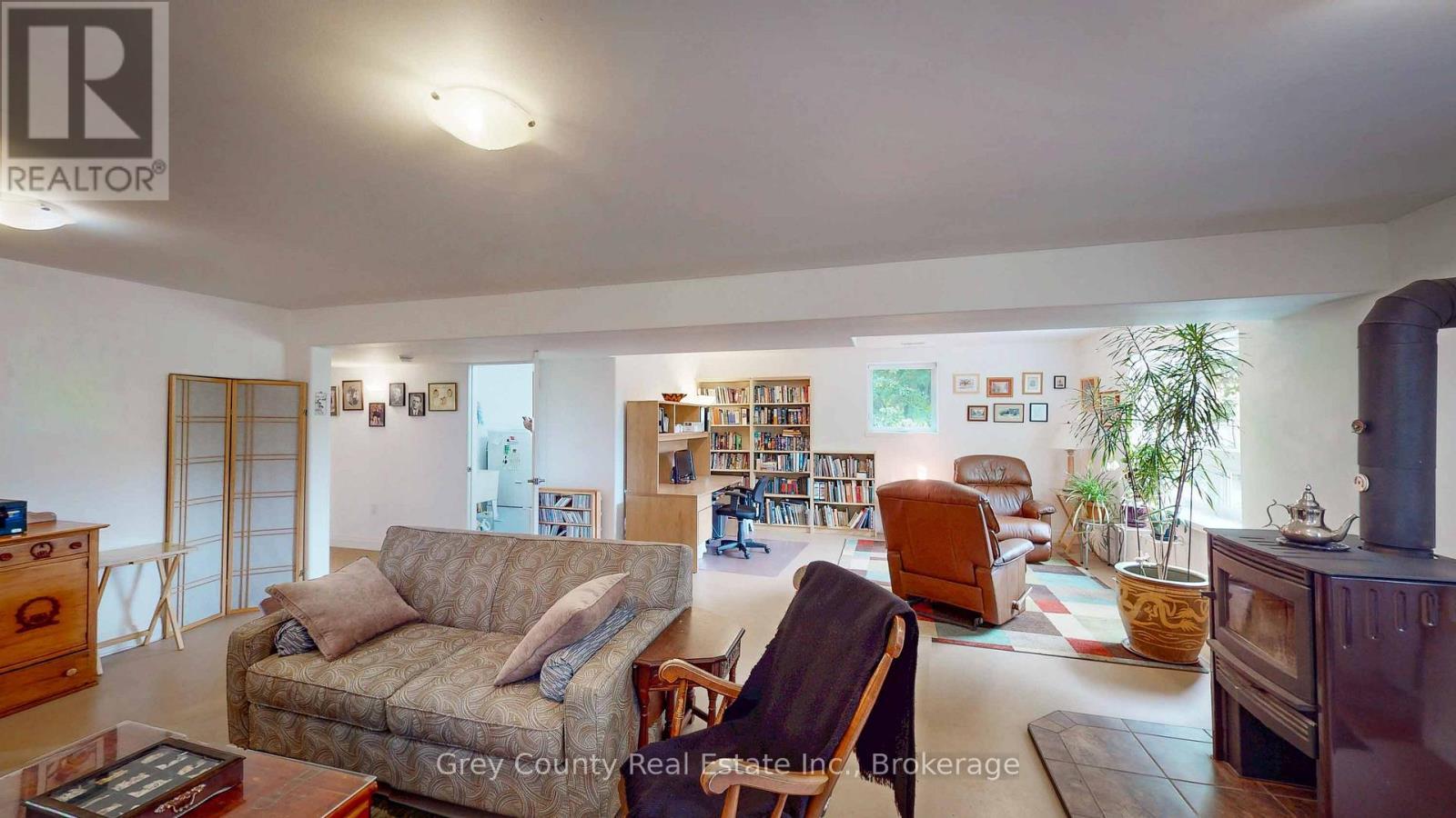 600417 Sideroad 50, Chatsworth, ON - Indoor Photo Showing Living Room