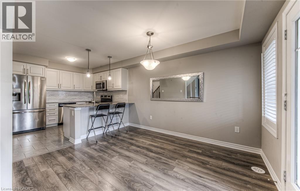 225 Netherby Lane, Kitchener, ON - Indoor Photo Showing Kitchen