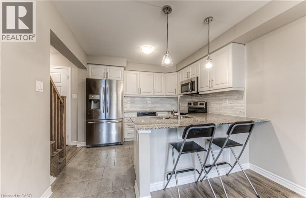 225 Netherby Lane, Kitchener, ON - Indoor Photo Showing Kitchen With Upgraded Kitchen