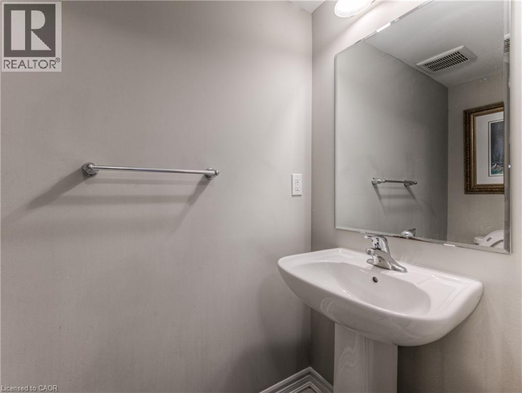 225 Netherby Lane, Kitchener, ON - Indoor Photo Showing Bathroom
