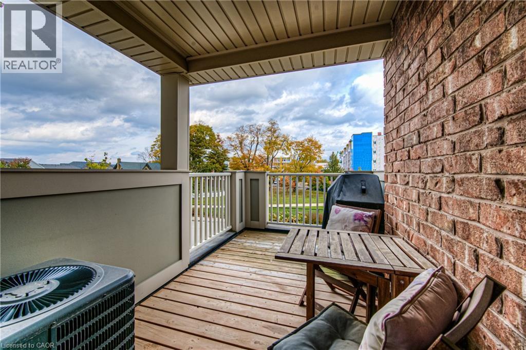 225 Netherby Lane, Kitchener, ON - Outdoor With Deck Patio Veranda With Exterior