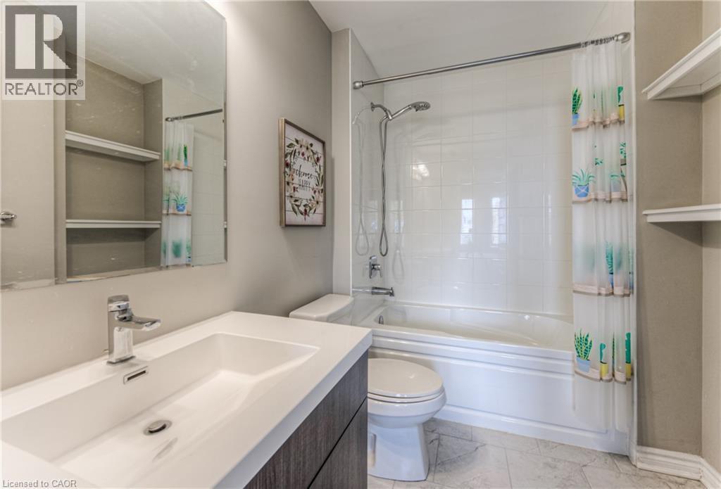 225 Netherby Lane, Kitchener, ON - Indoor Photo Showing Bathroom