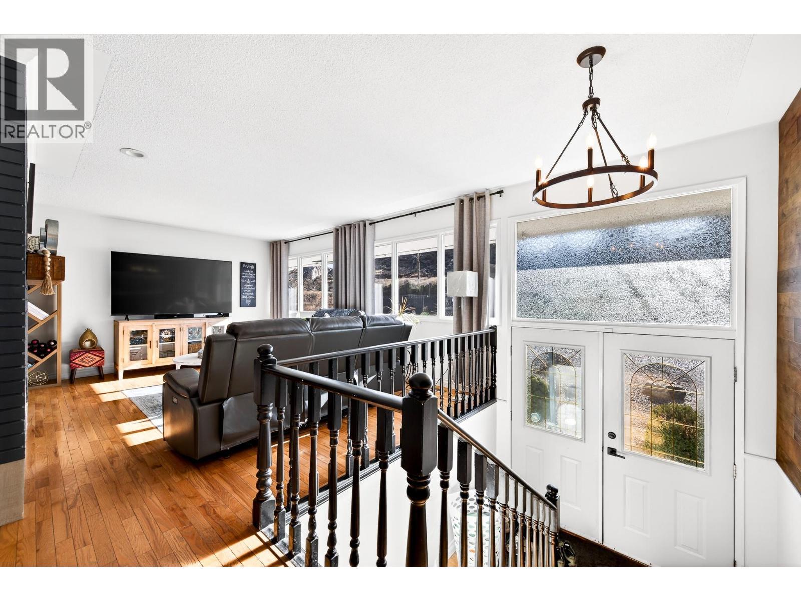 1886 Valleyview Drive, Kamloops, BC - Indoor Photo Showing Other Room