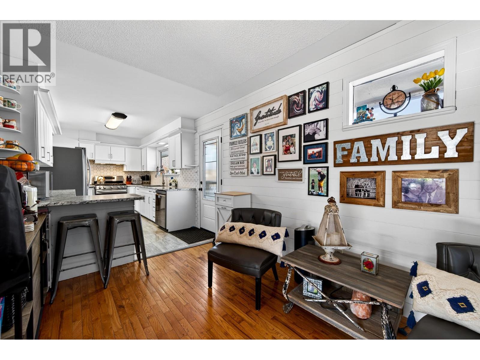 1886 Valleyview Drive, Kamloops, BC - Indoor