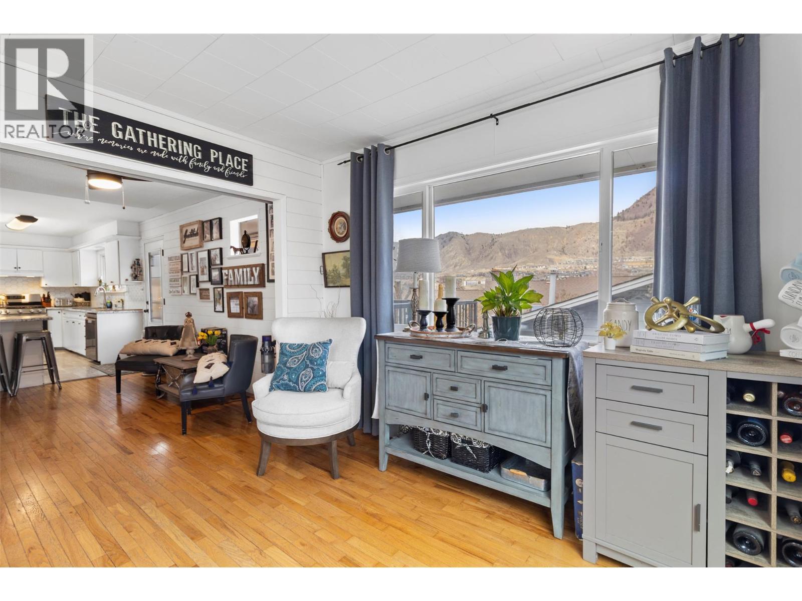 1886 Valleyview Drive, Kamloops, BC - Indoor