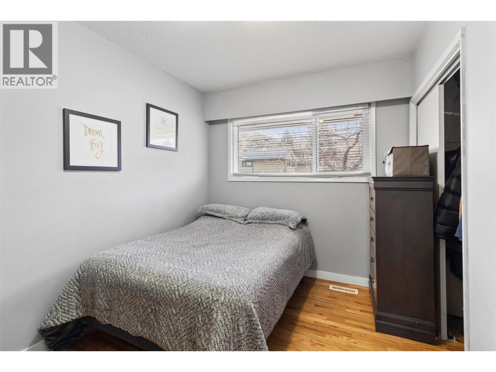 1886 Valleyview Drive, Kamloops, BC - Indoor Photo Showing Bedroom