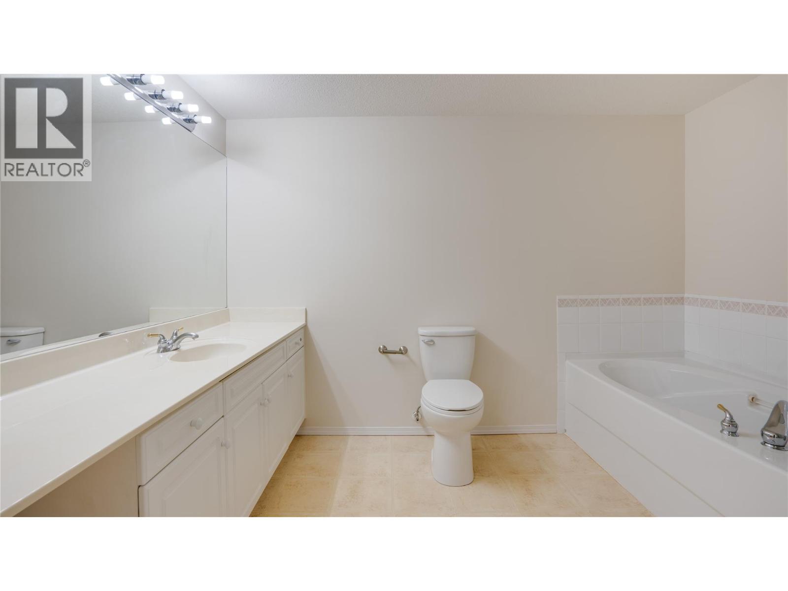 555 Houghton Road Unit# 115, Kelowna, BC - Indoor Photo Showing Bathroom