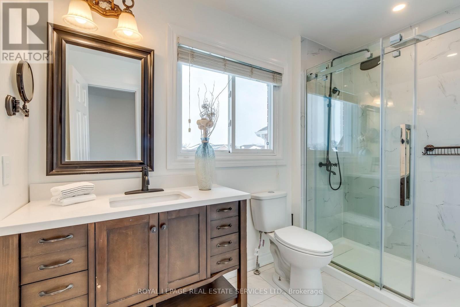 1452 Rimon Street, Mississauga, ON - Indoor Photo Showing Bathroom