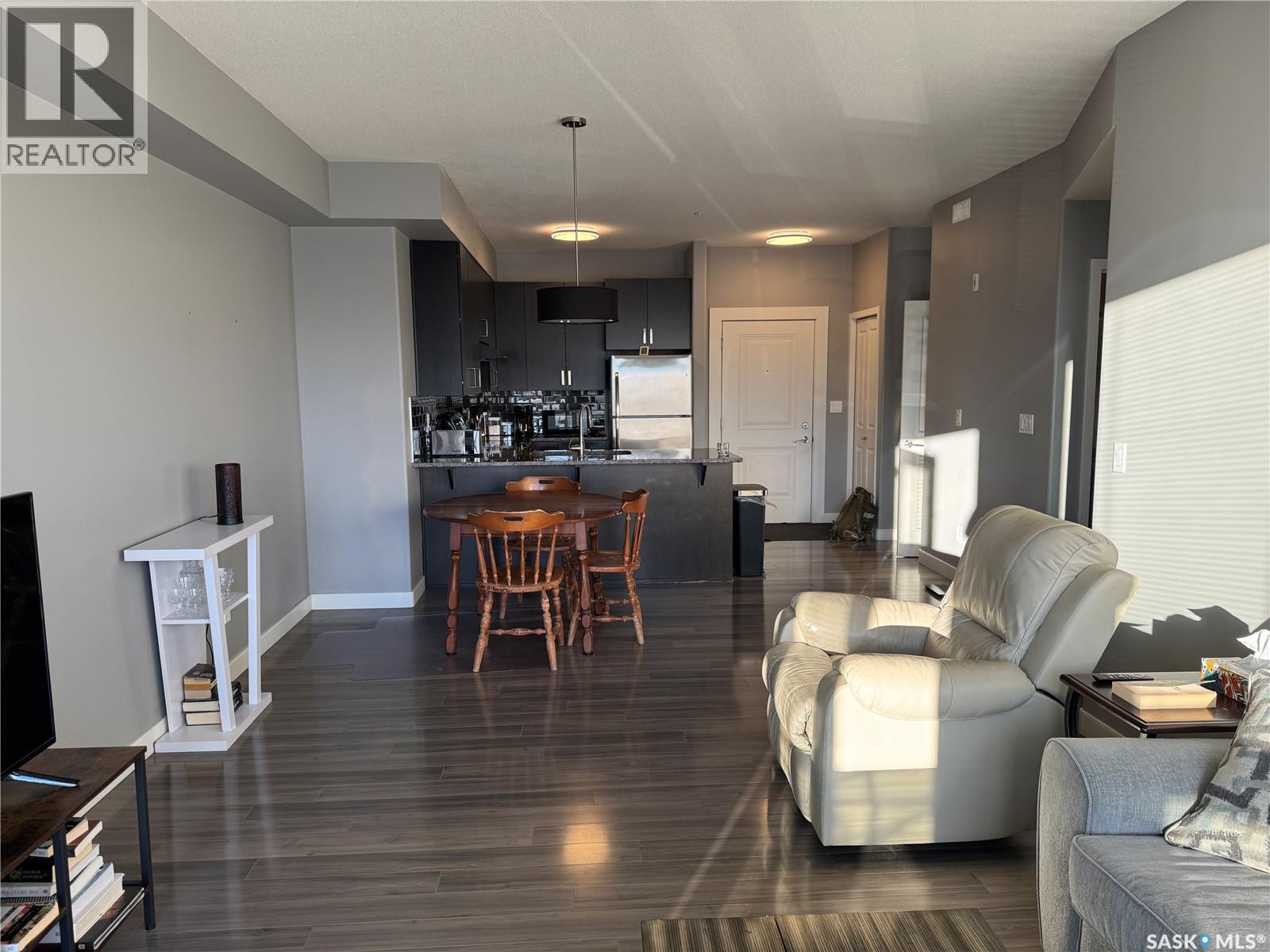 121 158 Pawlychenko Lane, Saskatoon, SK - Indoor Photo Showing Living Room