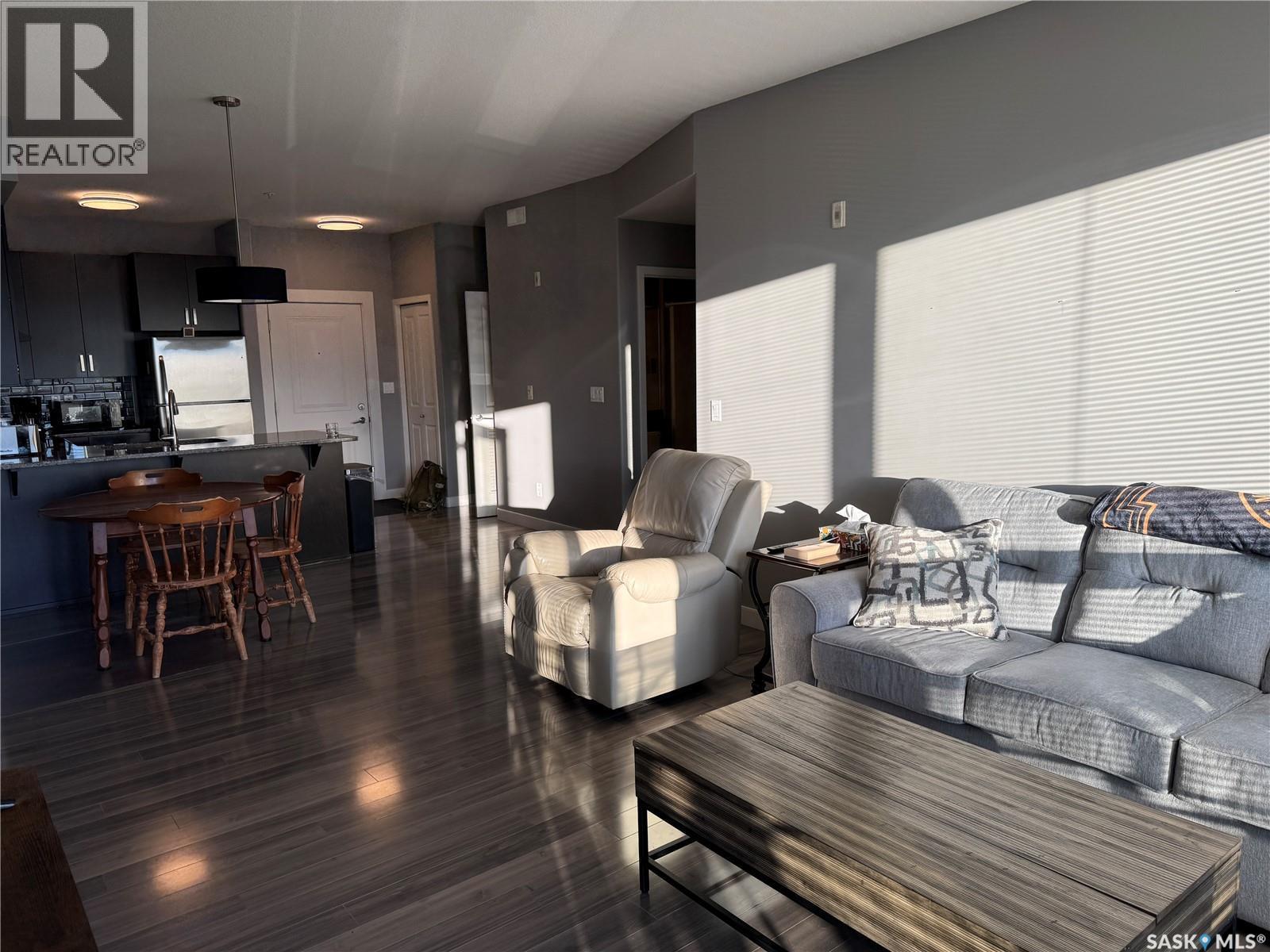 121 158 Pawlychenko Lane, Saskatoon, SK - Indoor Photo Showing Living Room