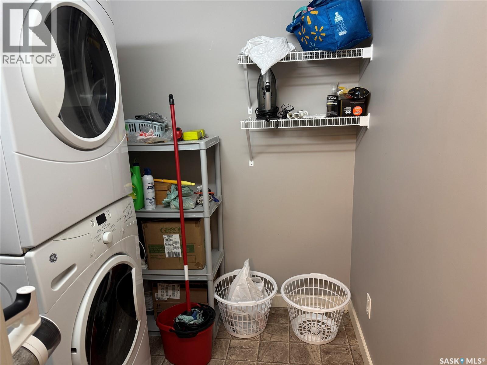121 158 Pawlychenko Lane, Saskatoon, SK - Indoor Photo Showing Laundry Room