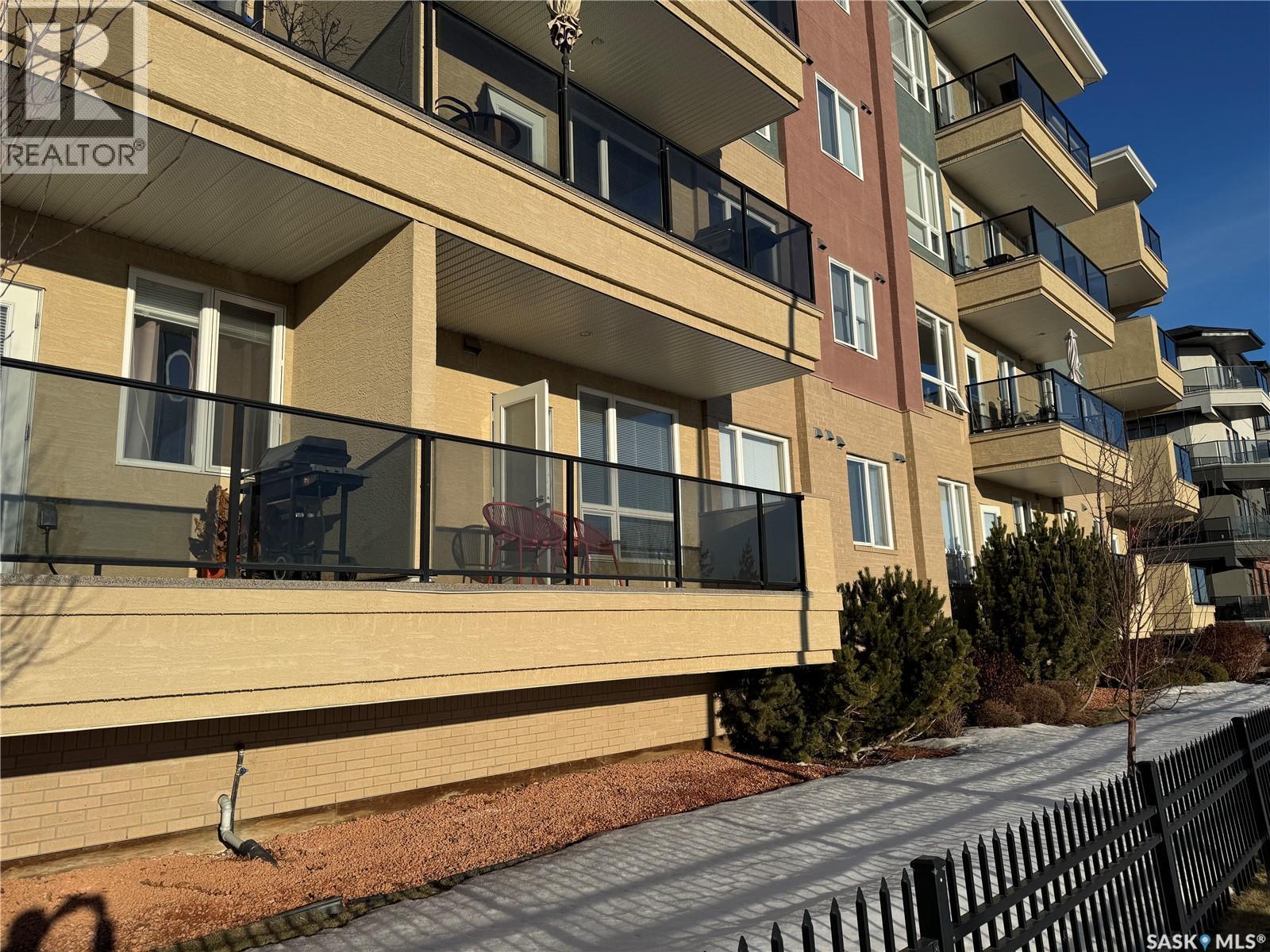 121 158 Pawlychenko Lane, Saskatoon, SK - Outdoor