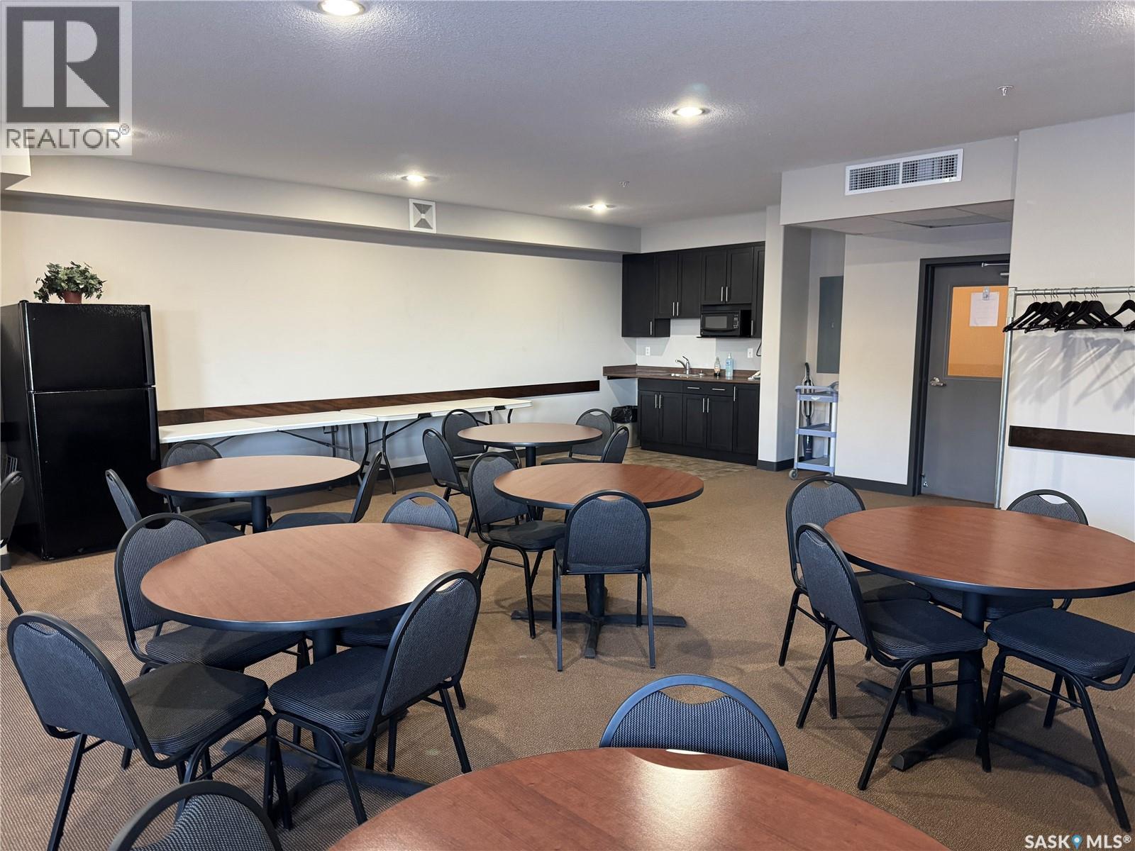 121 158 Pawlychenko Lane, Saskatoon, SK - Indoor Photo Showing Dining Room