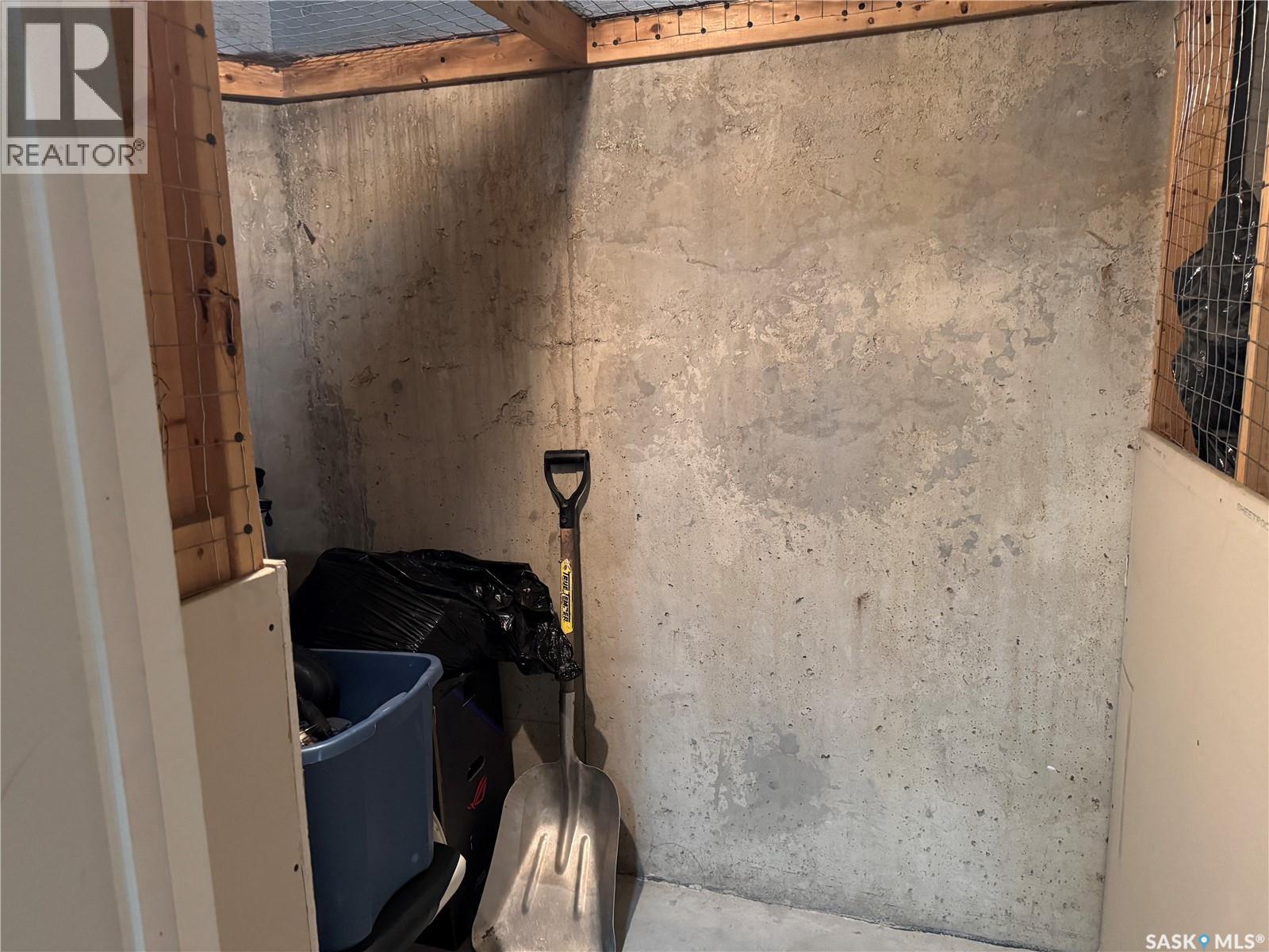 121 158 Pawlychenko Lane, Saskatoon, SK - Indoor