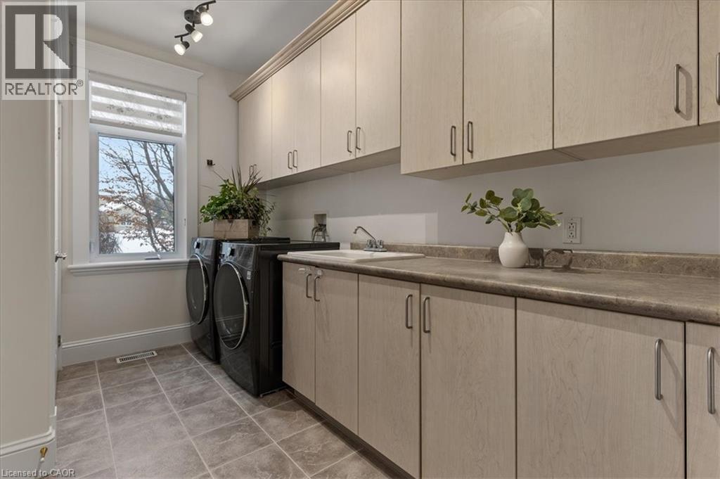 86 Canters Close, Kitchener, ON - Indoor Photo Showing Laundry Room