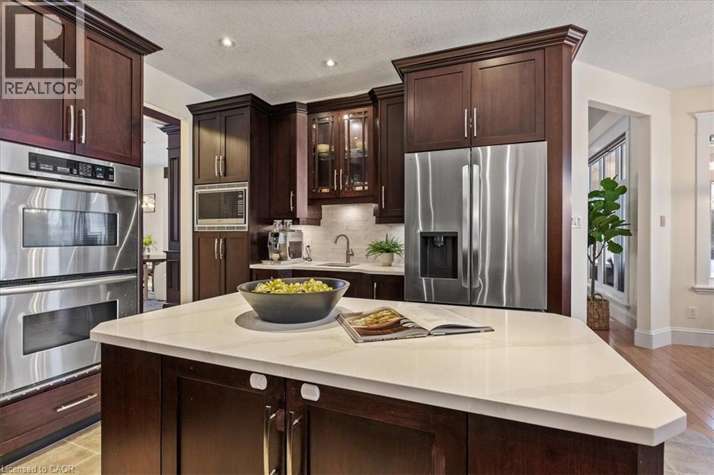 86 Canters Close, Kitchener, ON - Indoor Photo Showing Kitchen