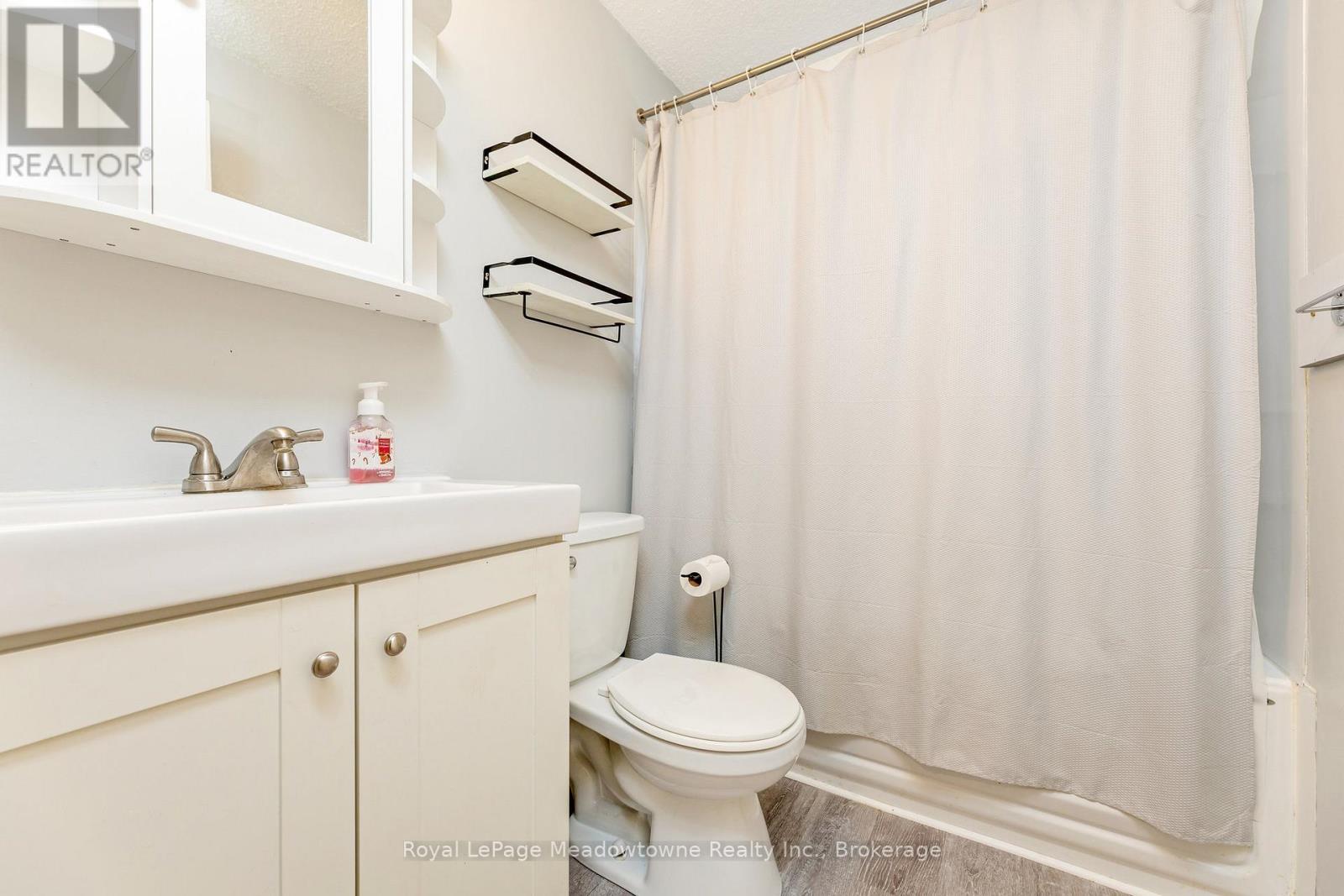 30 Cluthe Crescent, Kitchener, ON - Indoor Photo Showing Bathroom