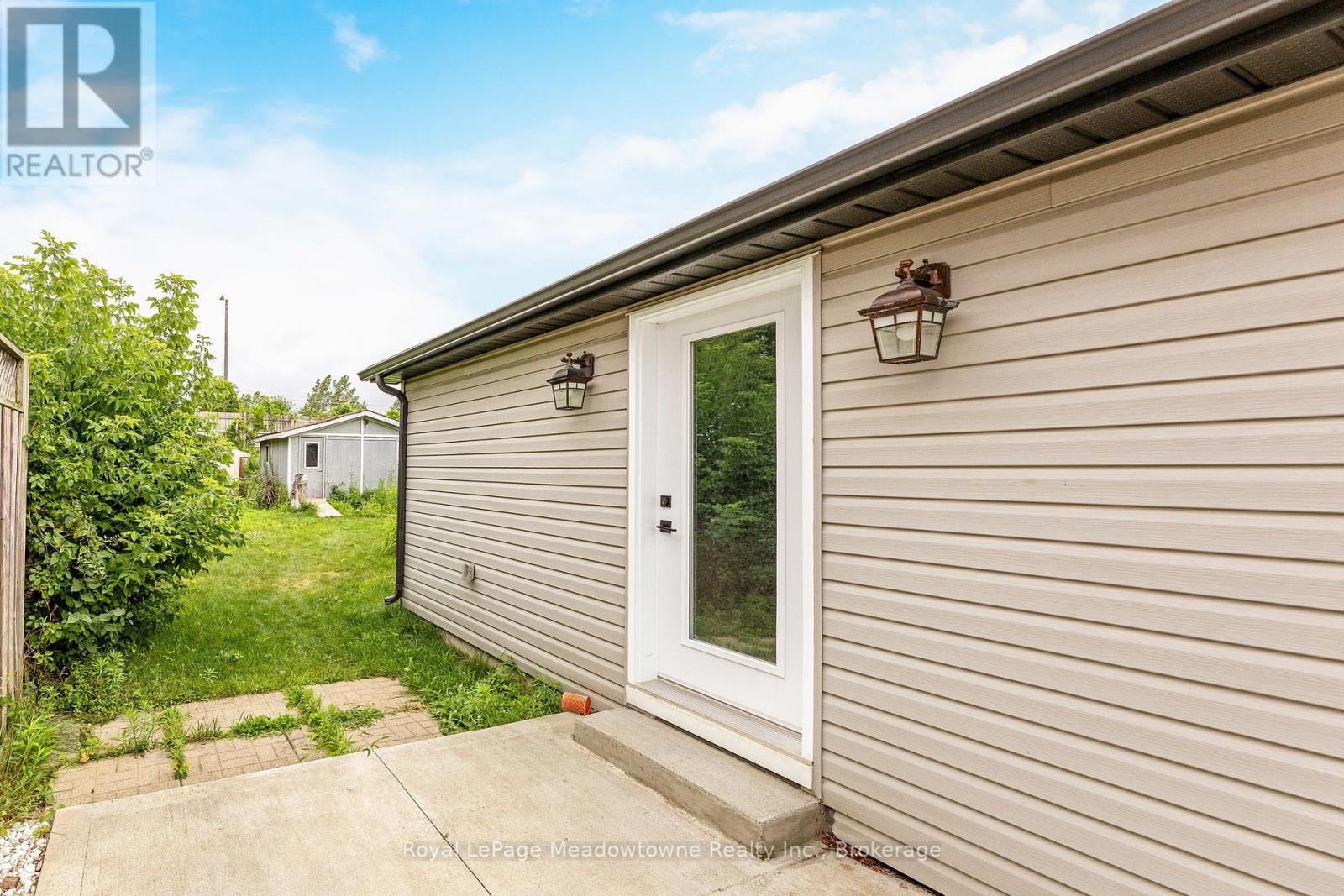 30 Cluthe Crescent, Kitchener, ON - Outdoor With Exterior