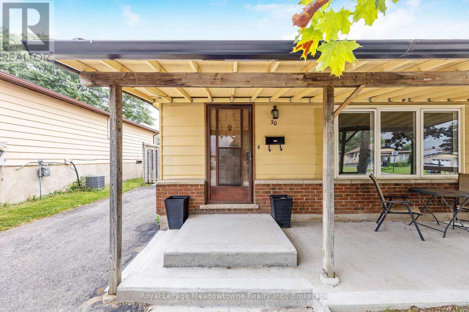 30 Cluthe Crescent, Kitchener, ON - Outdoor