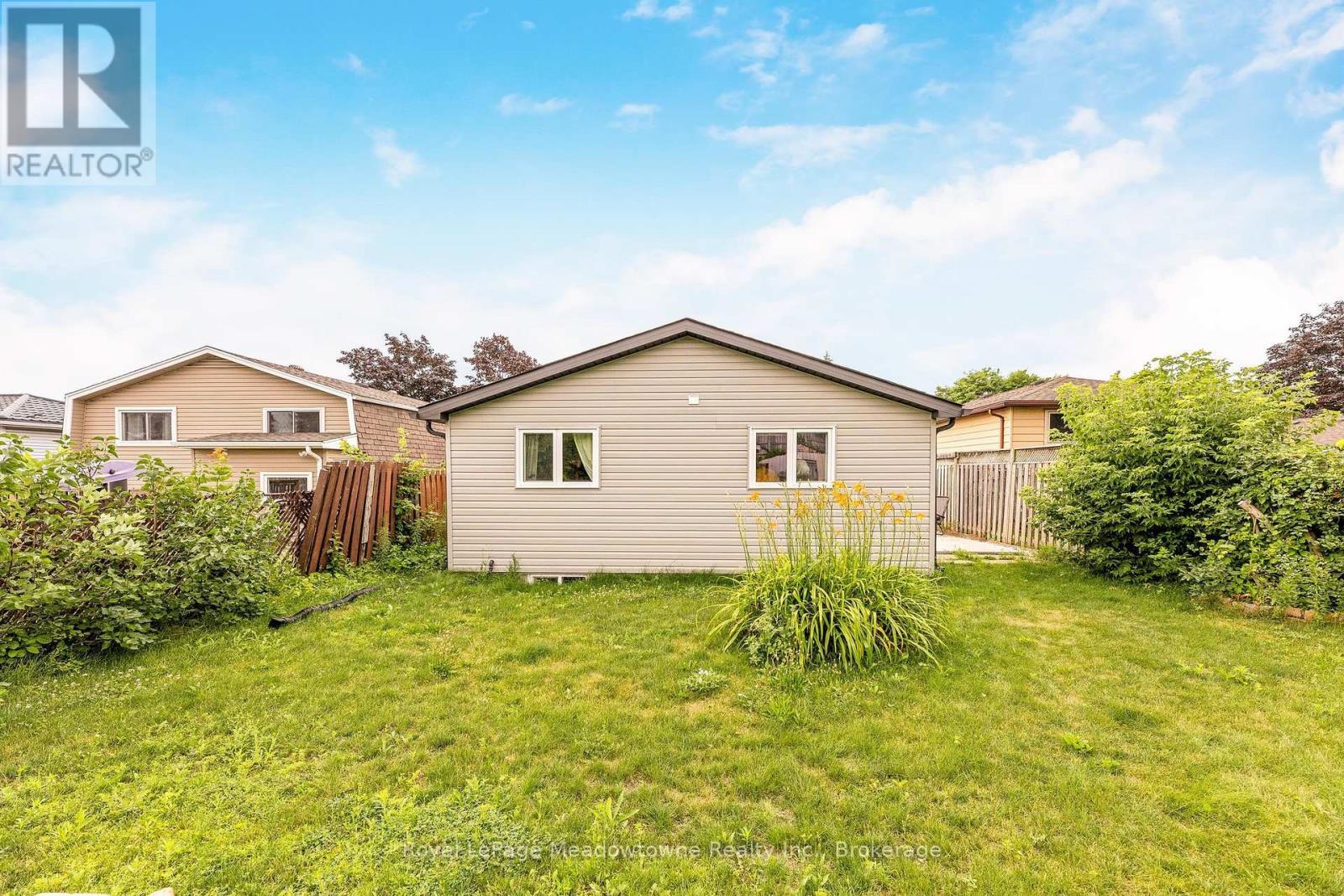 30 Cluthe Crescent, Kitchener, ON - Outdoor