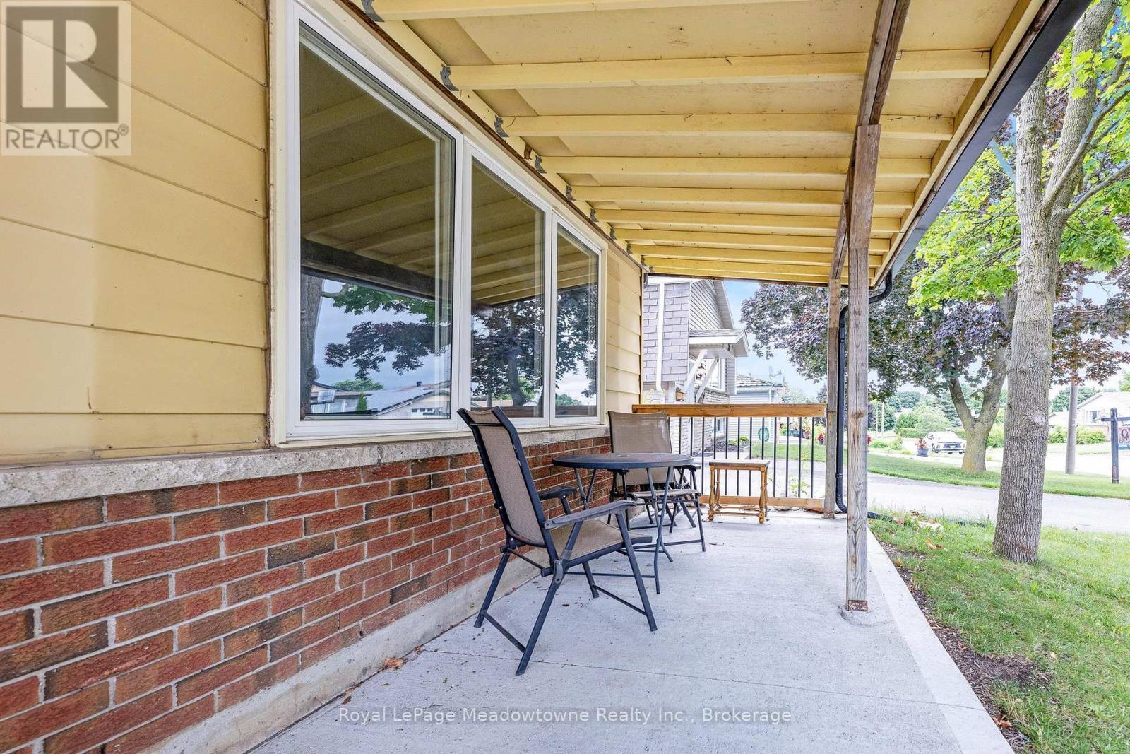 30 Cluthe Crescent, Kitchener, ON - Outdoor With Exterior