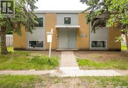 419 9th STREET E Prince Albert, SK S6V 0Y1
