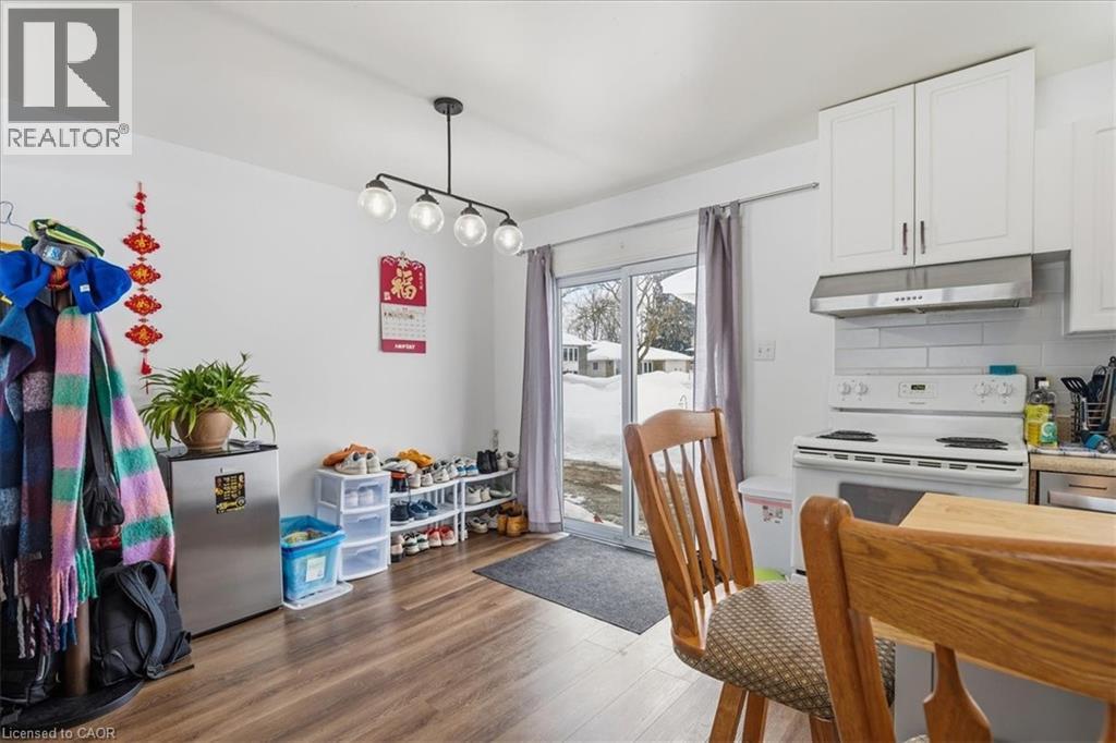 400 Midwood Crescent, Waterloo, ON - Indoor