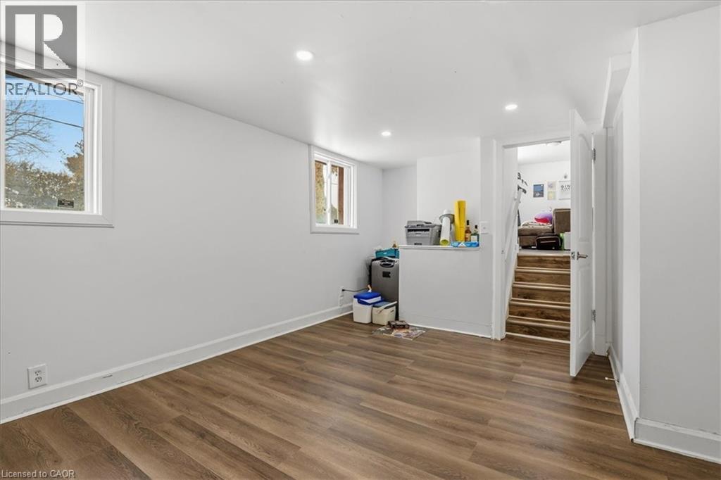 400 Midwood Crescent, Waterloo, ON - Indoor Photo Showing Other Room